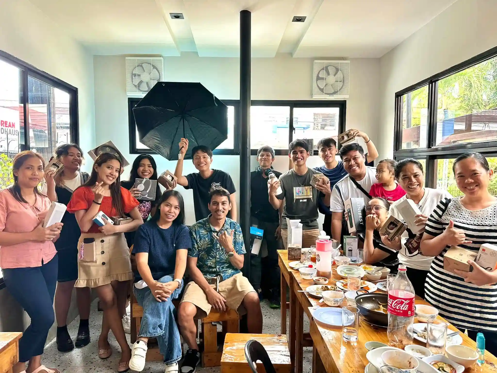Virtually Assistant team having a lunch together